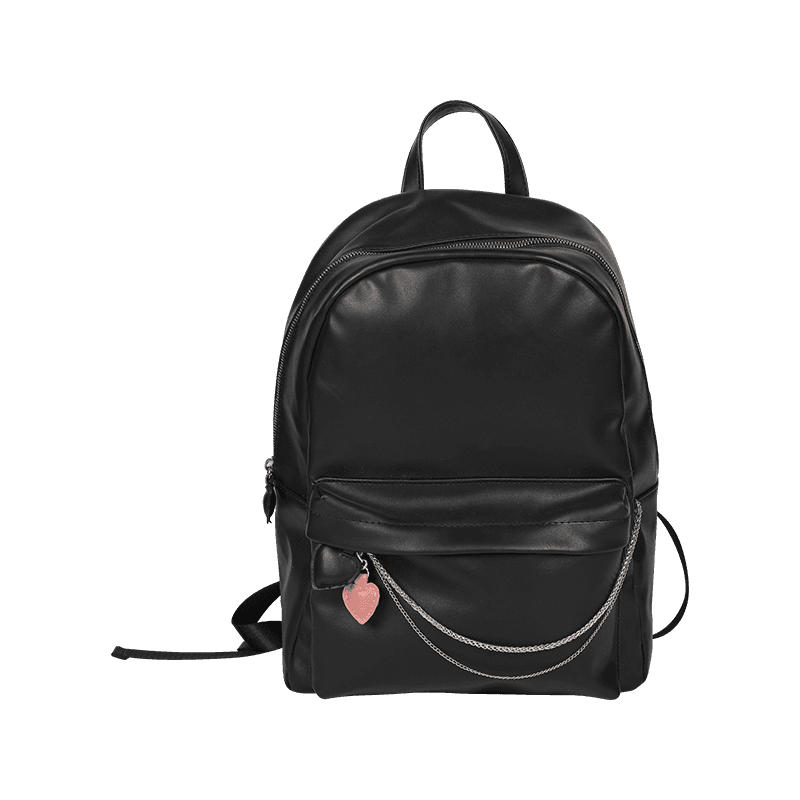 Mochila negra con colgante de corazón y cadena