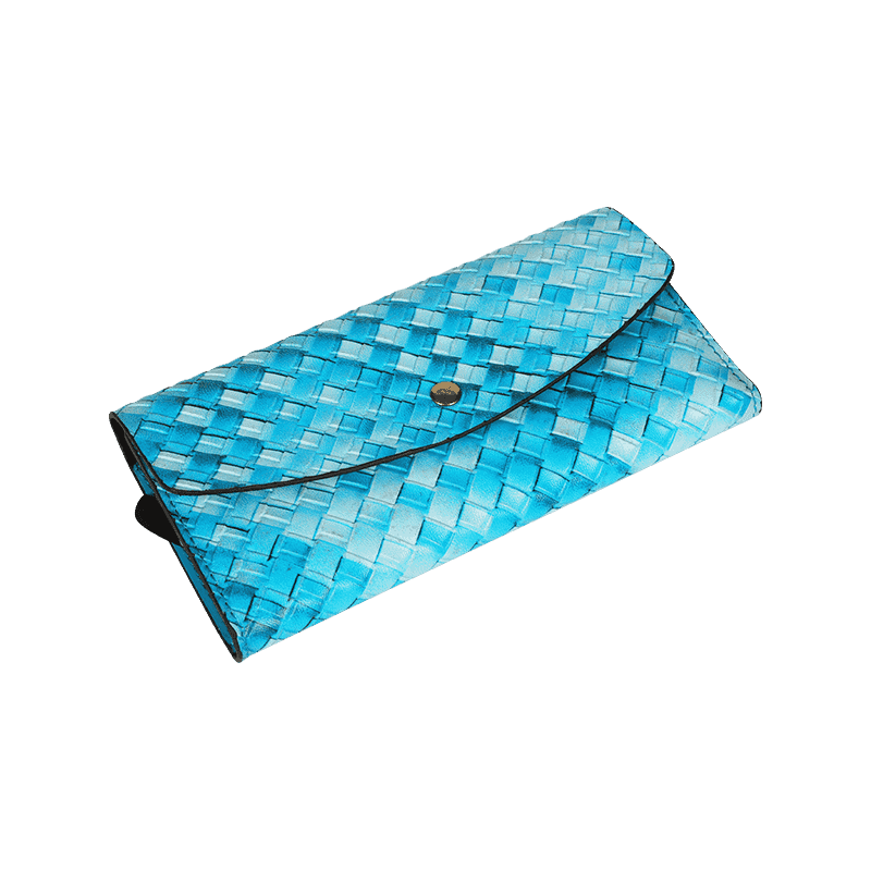 Cartera larga de piel sintética tejida azul